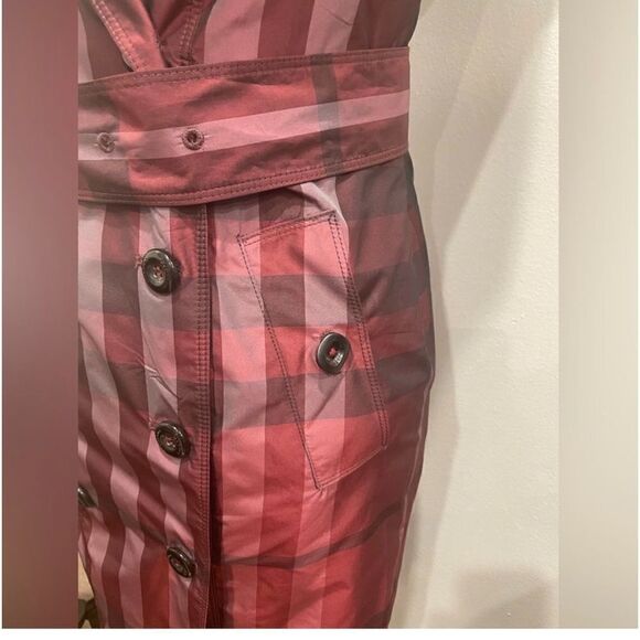 Burberry London Sleeveless Trench Jacket - Picture 9 of 12